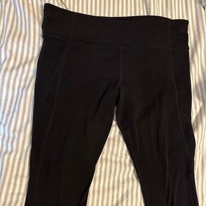 Athleta Salutation crop XL. No pockets